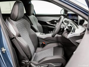 Peugeot 5008 Allure Hybrid Auto 145HP - 7 Seater - Image 3