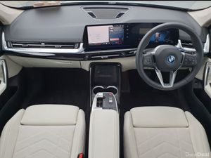 BMW iX1 eDrive20 xLine - Image 4