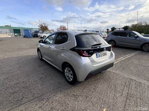 Toyota Yaris 1.5 Hybrid Petrol Auto 2021 - Image 4