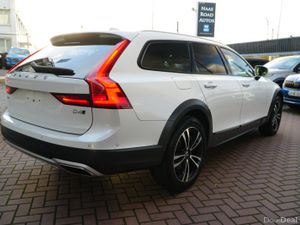 2019 VOLVO V90 CROSSCOUNTRY D4 AWD  5DR ESTATE - Image 4