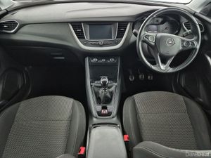 Opel Grandland 120  Edition 1.2i 130PS 6 Speed - Image 4