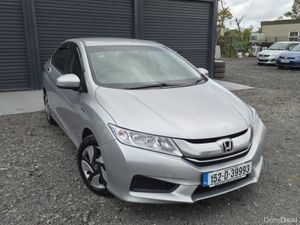 Honda Grace 2015 Automatic Hybrid - Image 2