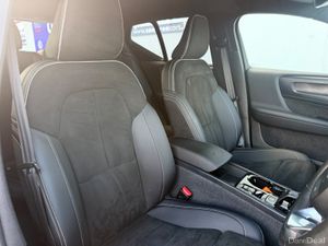 2023 VOLVO XC40 1.5 T4 R-DESIGN 208BHP AUTO - Image 4