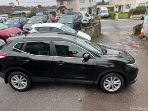 Nissan Qashqai Petrol Automatic - Image 4