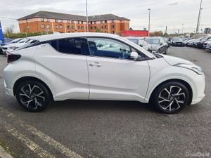 TOYOTA C-HR 1.8 SPORT AUTOMATIC PETROL HYBRID - Image 4