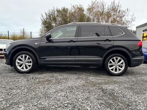 2021 VW TIGUAN HIGHLINE ALLSPACE LOW KMS - Image 3