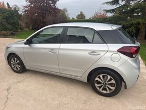 2019 HYUNDAI i20 MPI SE | REAR CAMERA | 1 OWNER - Image 4