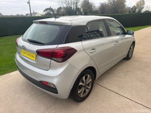 2019 HYUNDAI i20 MPI SE | REAR CAMERA | 1 OWNER - Image 2