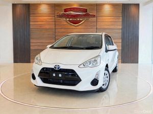 2016 TOYOTA AQUA HYBRID AUTO/ CARPLAY - Image 4