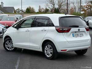 221 HONDA FIT 1.5 PETROL HYBRID AUTOMATIC - Image 3