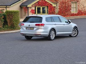 Volkswagen Passat 2018 - Image 2