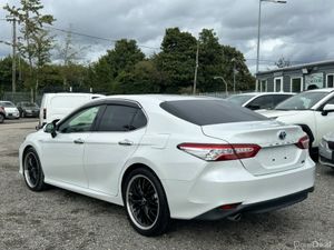 Toyota Camry 2.5L Automatic Petrol Hybrid Low Mile - Image 4