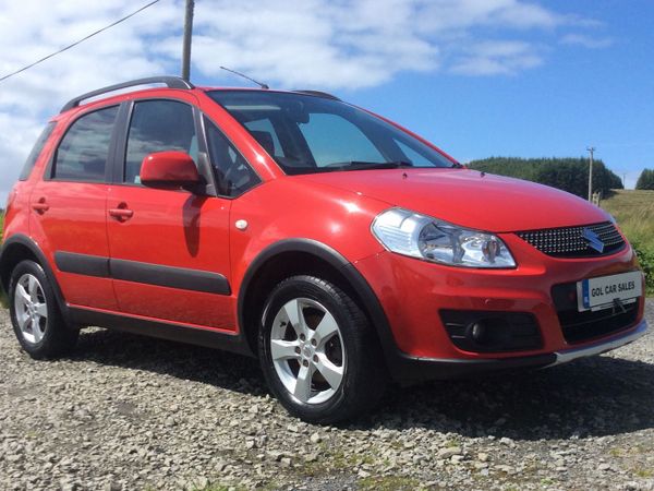 Suzuki SX4 Hatchback, Petrol, 2014, Red