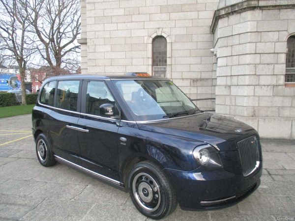 LEVC TX MPV, Petrol Plug-in Hybrid, 2025, Blue