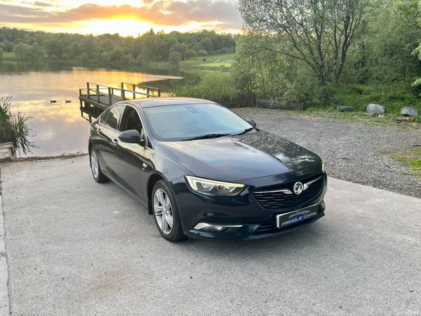 Opel Insignia Hatchback, Diesel, 2017, Blue