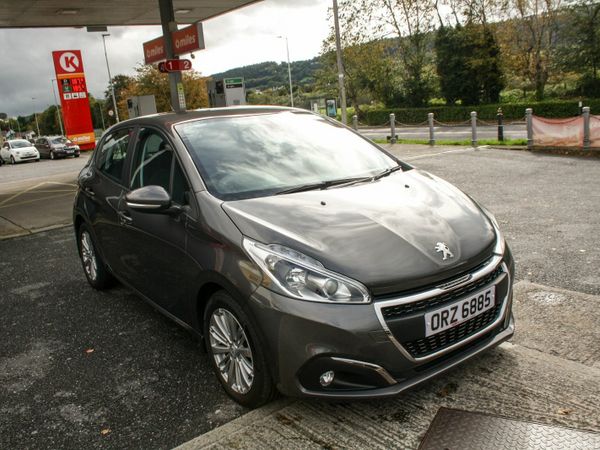 Peugeot 208 Hatchback, Petrol, 2019, Grey