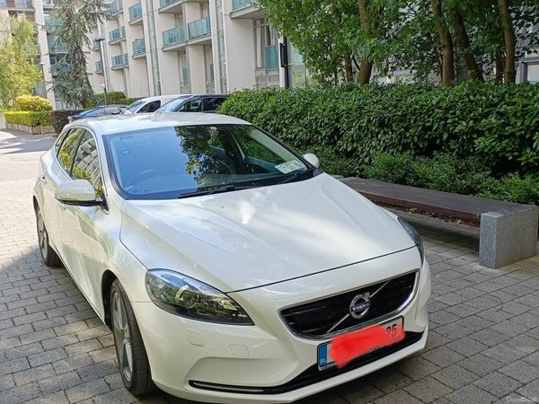 Volvo V40 Hatchback, Petrol, 2013, White