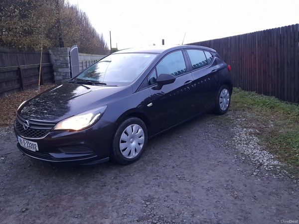 Opel Astra Hatchback, Petrol, 2016, Black