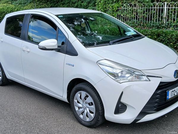 Toyota Vitz Hatchback, Petrol Hybrid, 2017, White