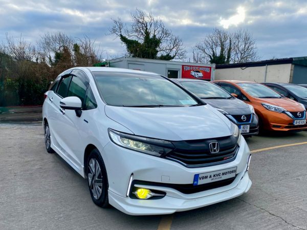 Honda Shuttle MPV, Petrol Hybrid, 2015, White