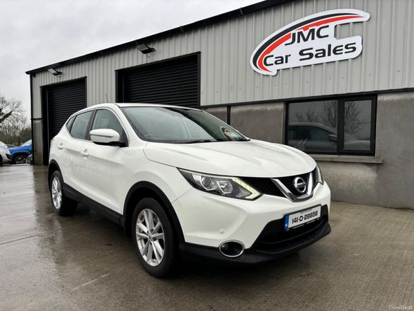 Nissan Qashqai Hatchback, Petrol, 2014, White
