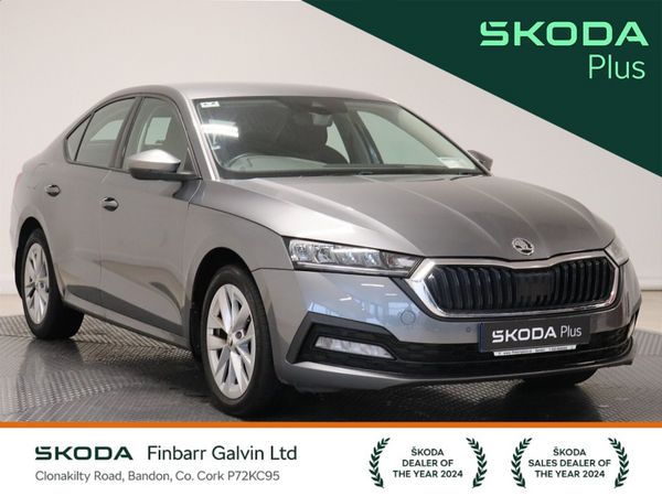 Skoda Octavia Saloon, Diesel, 2022, Grey