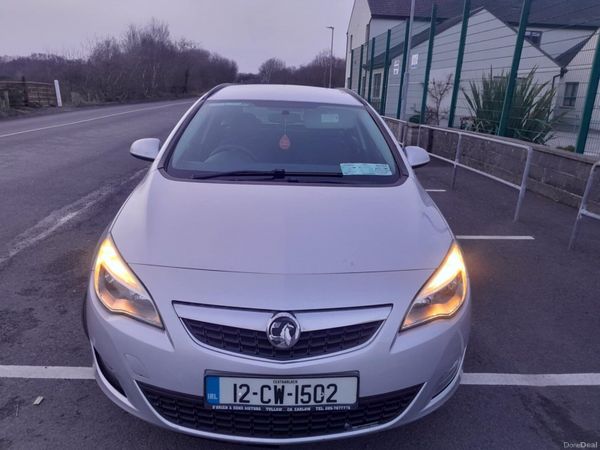 Vauxhall Astra Estate, Diesel, 2012, Silver