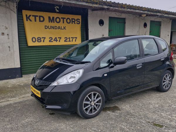 Honda Jazz Hatchback, Petrol, 2015, Black