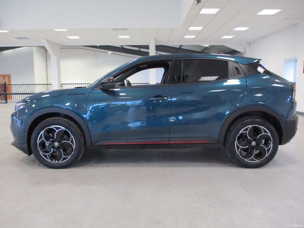 Alfa Romeo Junior SUV, Electric, 2026, Blue
