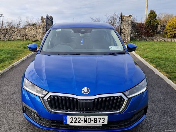 Skoda Octavia Saloon, Diesel, 2022, Blue