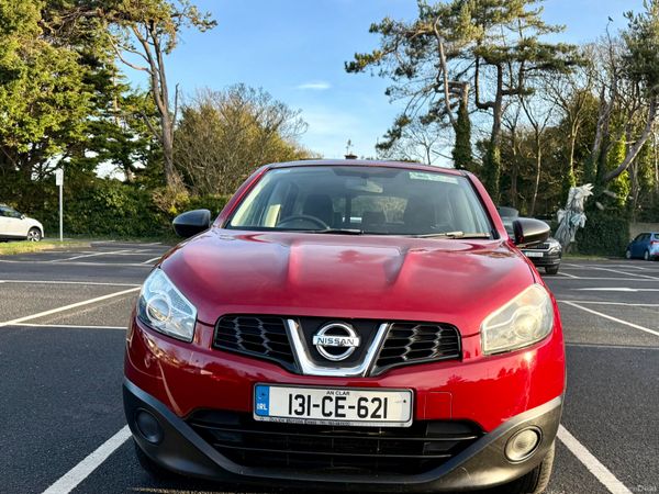 Nissan Qashqai MPV, Diesel, 2013, Red