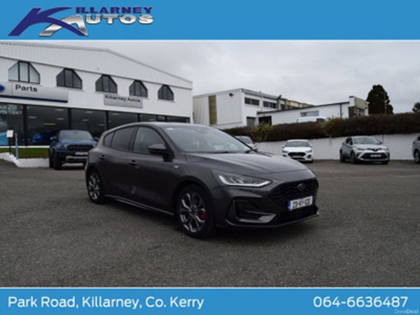 Ford Focus Hatchback, Petrol, 2023, Grey
