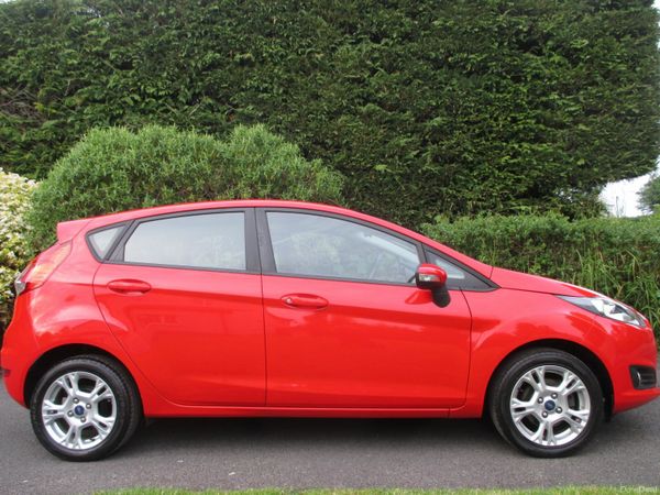 Ford Fiesta Hatchback, Petrol, 2014, Red