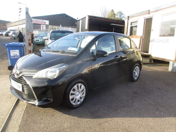 Toyota Yaris Hatchback, Petrol, 2015, Black