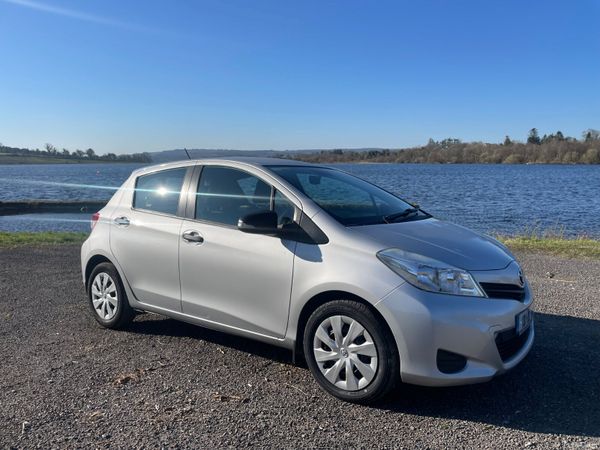 Toyota Yaris Hatchback, Diesel, 2013, Silver