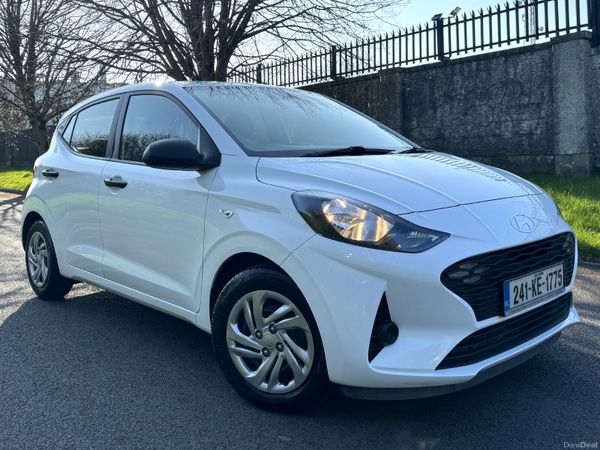 Hyundai i10 Hatchback, Petrol, 2024, White