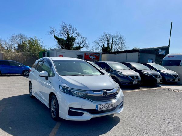 Honda Shuttle MPV, Petrol Hybrid, 2015, White