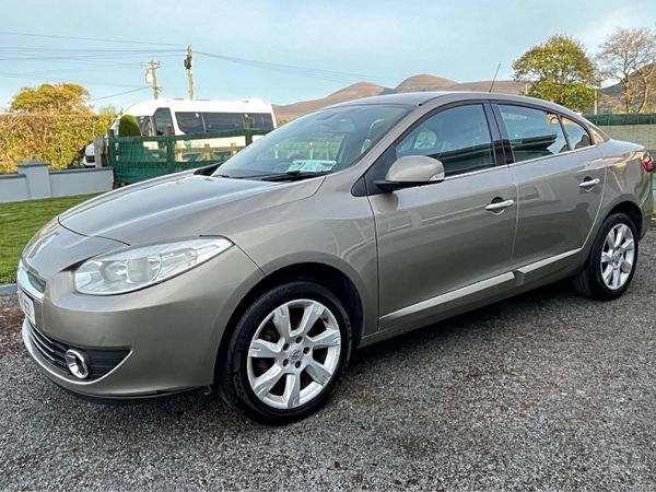 Renault Fluence Saloon, Diesel, 2011, Gold