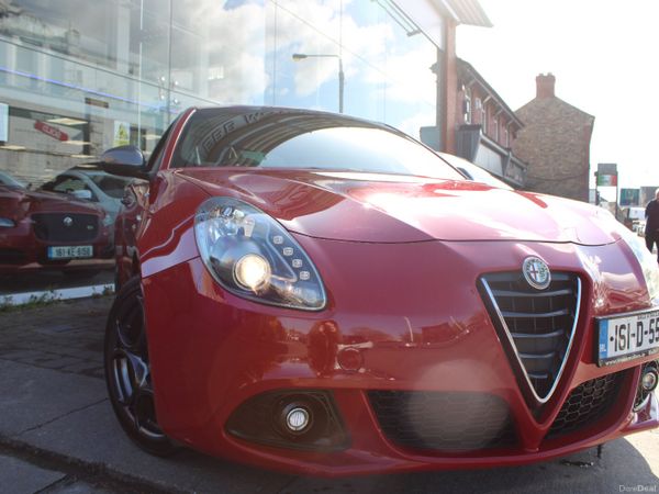Alfa Romeo Giulietta Hatchback, Petrol, 2016, Red