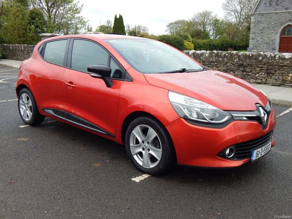 Renault Clio Hatchback, Petrol, 2016, Red