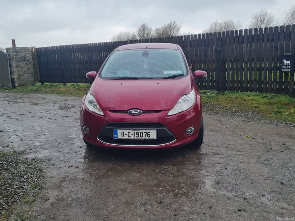 Ford Fiesta Hatchback, Petrol, 2011, Red