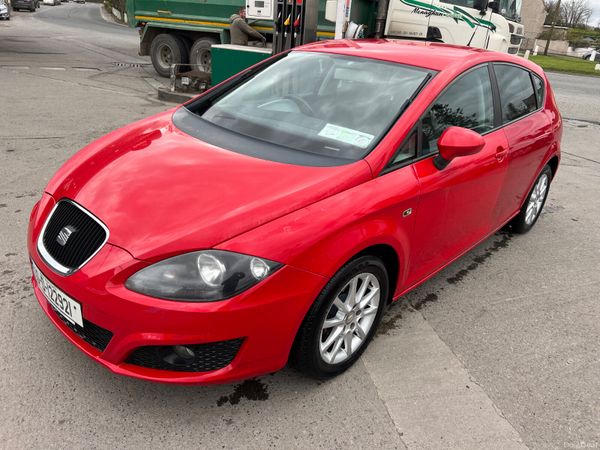 SEAT Leon Hatchback, Diesel, 2010, Red