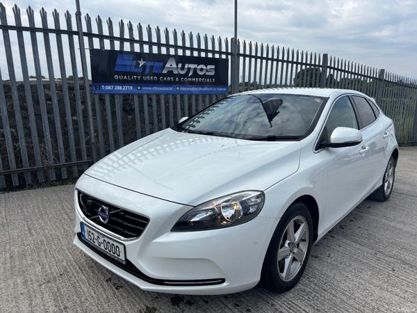 Volvo V40 Hatchback, Petrol, 2015, White