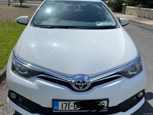 Toyota Auris Hatchback, Diesel, 2017, White