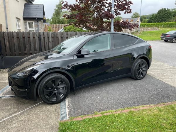 Tesla Model Y Hatchback, Electric, 2023, Black