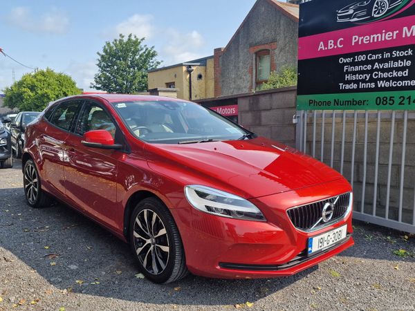 Volvo V40 Estate, Petrol, 2019, Orange