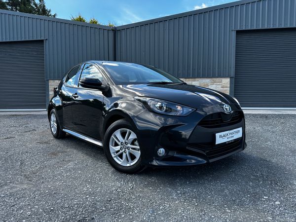 Toyota Yaris Hatchback, Petrol Hybrid, 2023, Black