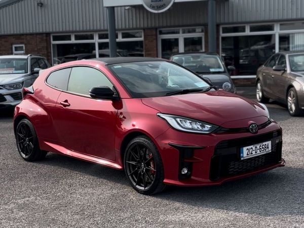 Toyota Yaris Hatchback, Petrol, 2021, Red