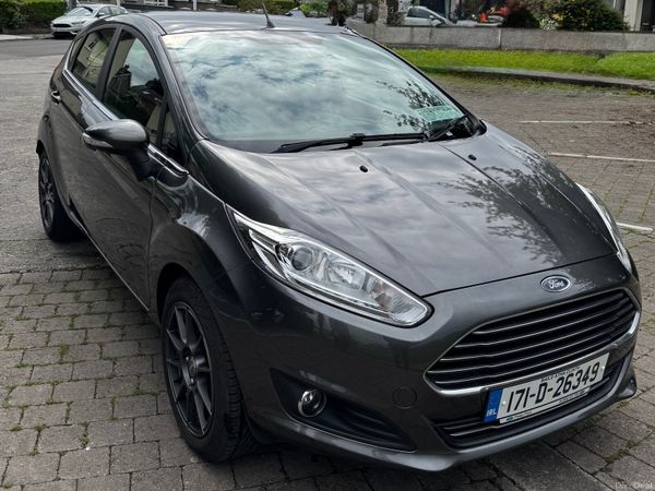 Ford Fiesta Hatchback, Petrol, 2017, Grey