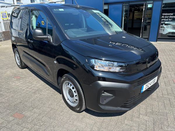 Peugeot Partner Van, Diesel, 2025, Black